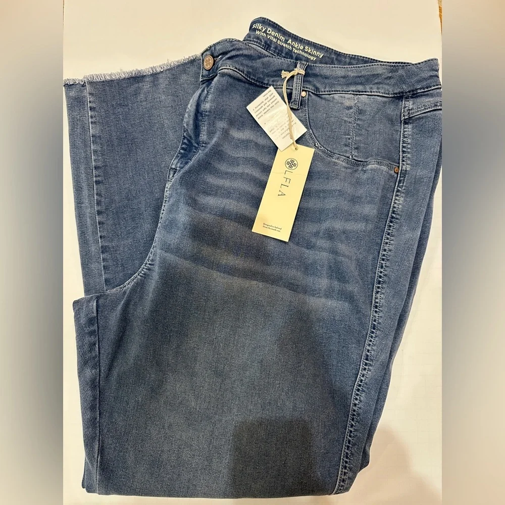 Laurie Felt Silky Denim Jeans - Picture 1 of 10